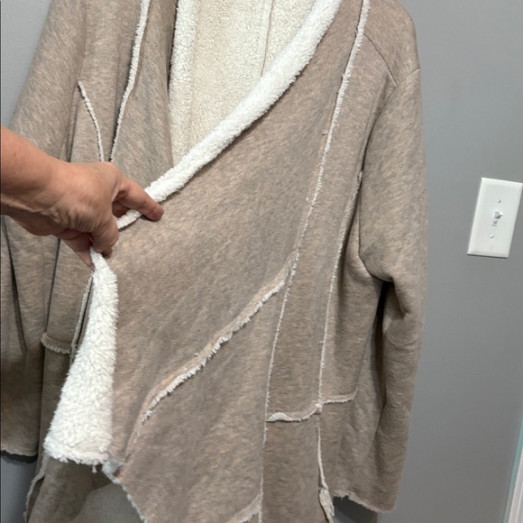 Monroe & Main Cozy Long Open Cardigan Faux Fur Lined Excellent Condition! - Picture 5 of 13